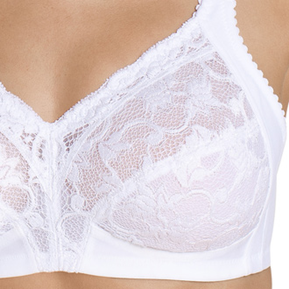 Triumph - The luxurious Delicate Doreen detailed with lace