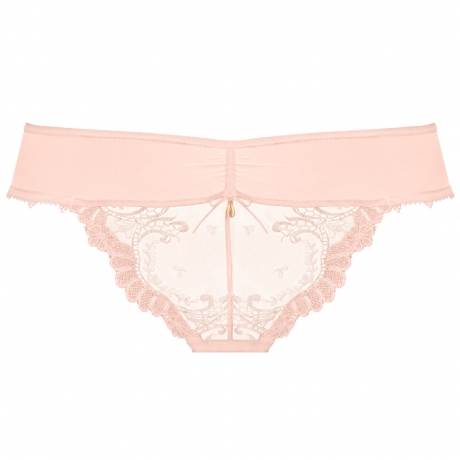Carmen Thong