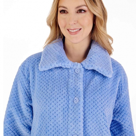 Close up of Slenderella Housecoat in BLUE HC4327