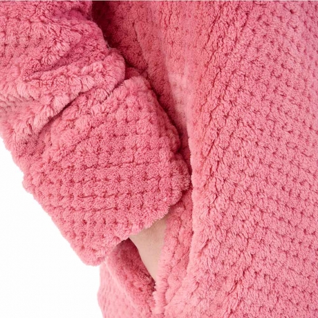 Close up of Slenderella Housecoat in PINK HC4327
