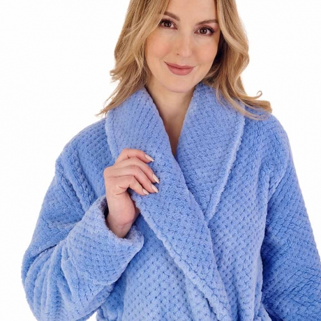 Close up of Slenderella Housecoat in BLUE HC4329