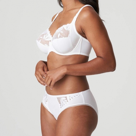 Sideview of PrimaDonna Orlando Bra and Briefs in white 01613150 and 0563150