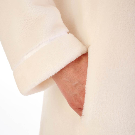 Pocket of Slenderella Housecoat in cream HC4340