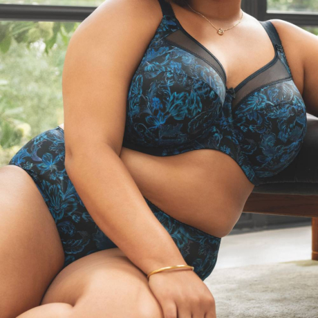 Goddess Kayla bra product in ornate GD6162 GD6168- mood shoot image 