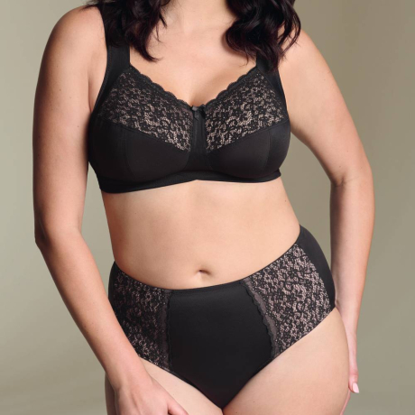 Anita Havanna bra and brief products in black 8513,1512- mooodshoot image