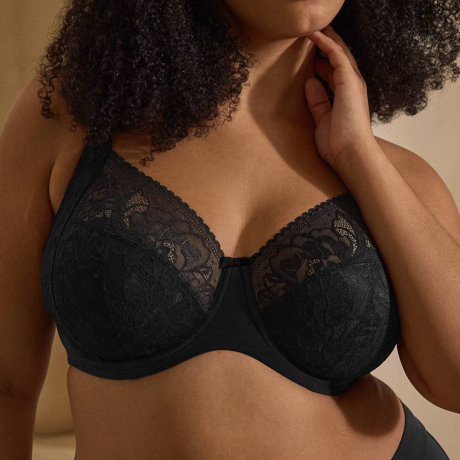 Sculptresse Dream comfort full cup bra product in black 11505- mood shoot image